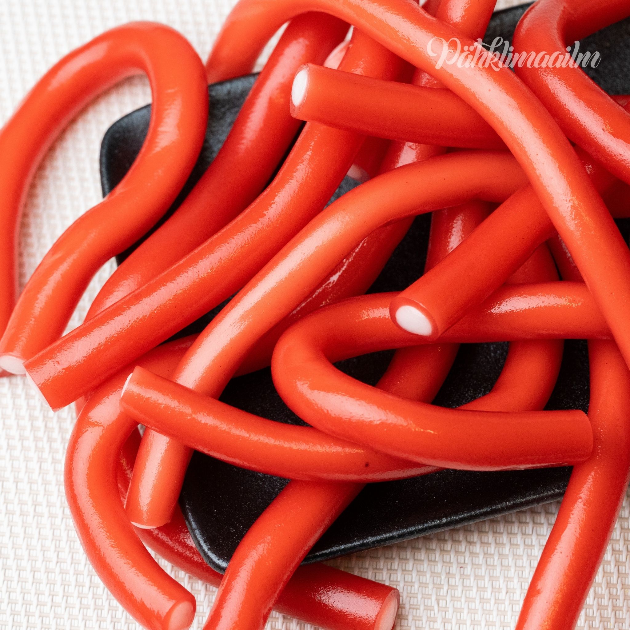 Kummikommid Maasikalint, 1 kg