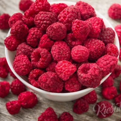 Külmkuivatatud puuviljad ja marjad