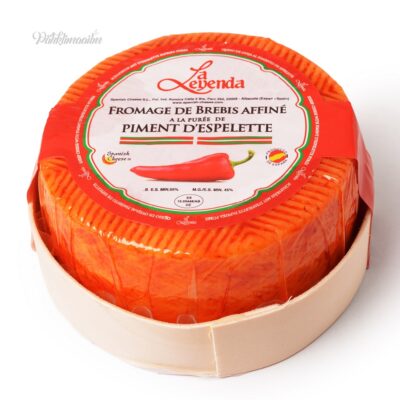 LA LEYENDA сыр из овечьего молока с перцем эспелет, 390 г
